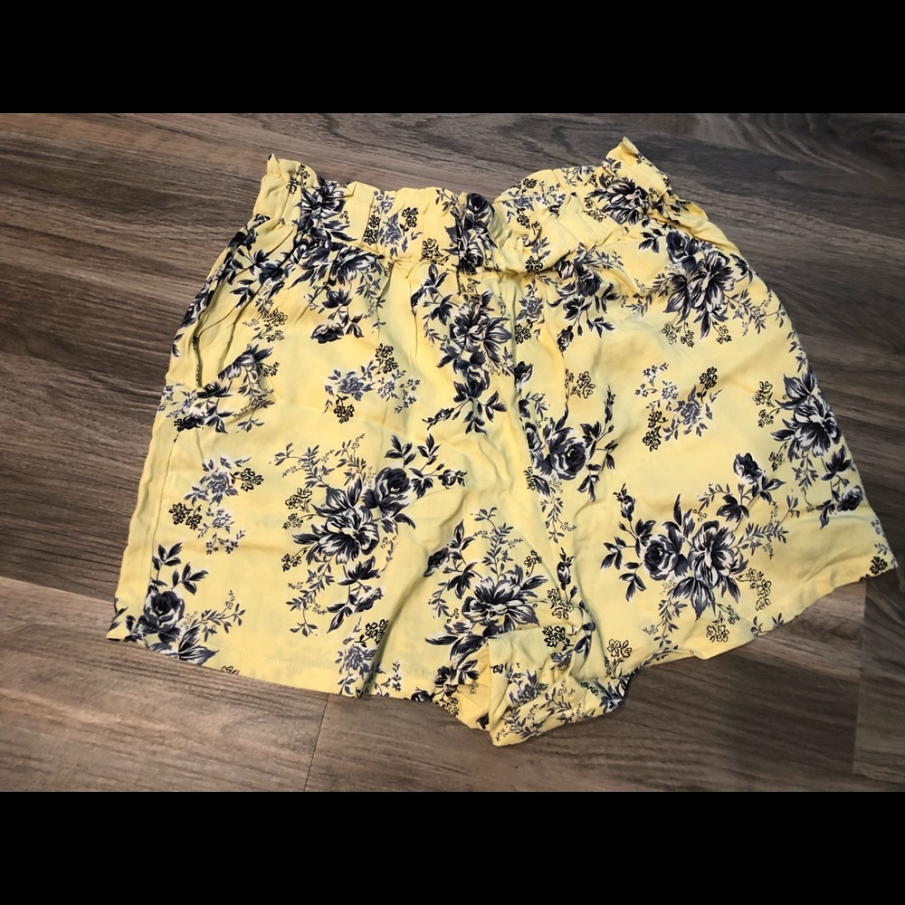 Super cute shorts with pockets!